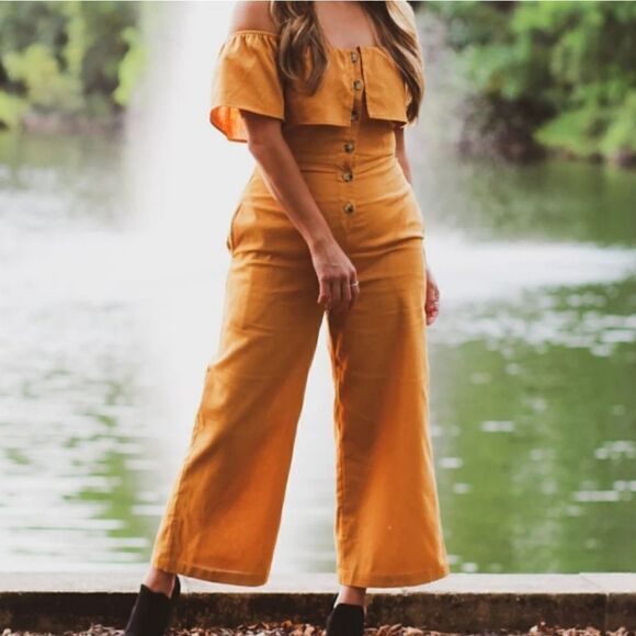 NWT LUSH Off The Shoulder Linen Button Jumpsuit | Small - Picture 1 of 6